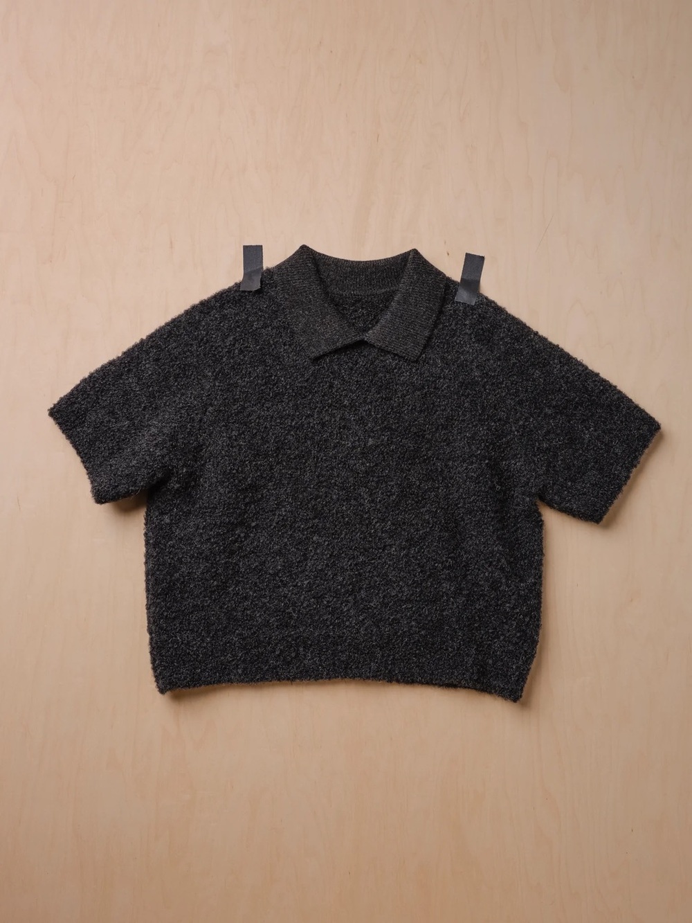 The Endery ramona bouclé short sleeve polo - anthracite